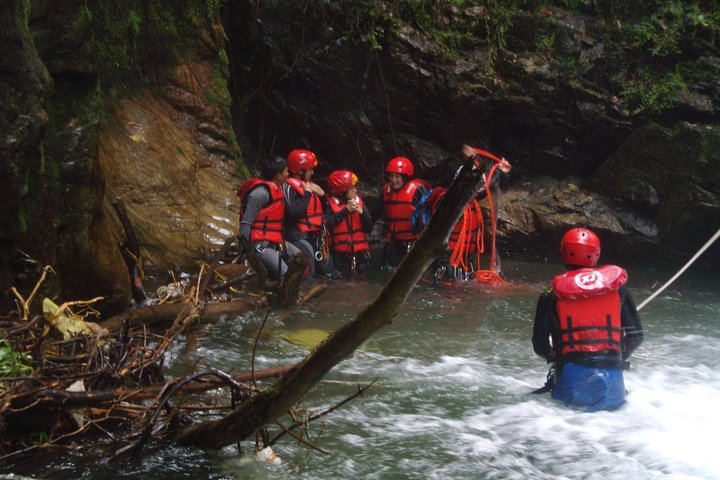 Canyoning - Cashaurco Sonderangebot für den Urlaub. Für einen Tag -Puyo