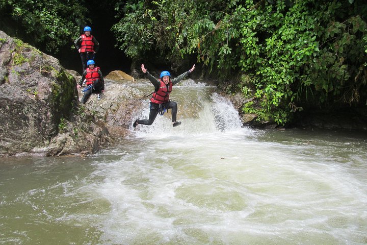 Canyoning - Cashaurco Sonderangebot für den Urlaub. Für einen Tag -Puyo