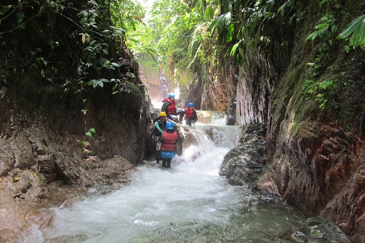 Canyoning - Cashaurco Sonderangebot für den Urlaub. Für einen Tag -Puyo