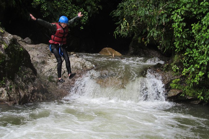 Canyoning - Cashaurco Sonderangebot für den Urlaub. Für einen Tag -Puyo