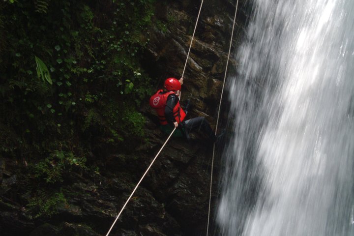 Canyoning - Cashaurco Sonderangebot für den Urlaub. Für einen Tag -Puyo