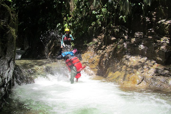 Canyoning - Cashaurco Sonderangebot für den Urlaub. Für einen Tag -Puyo