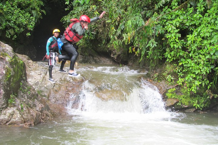 Canyoning - Cashaurco Sonderangebot für den Urlaub. Für einen Tag -Puyo