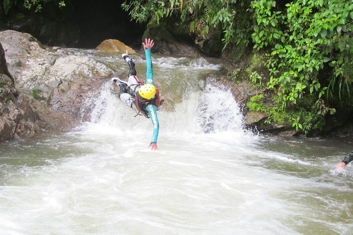 Canyoning - Cashaurco Sonderangebot für den Urlaub. Für einen Tag -Puyo
