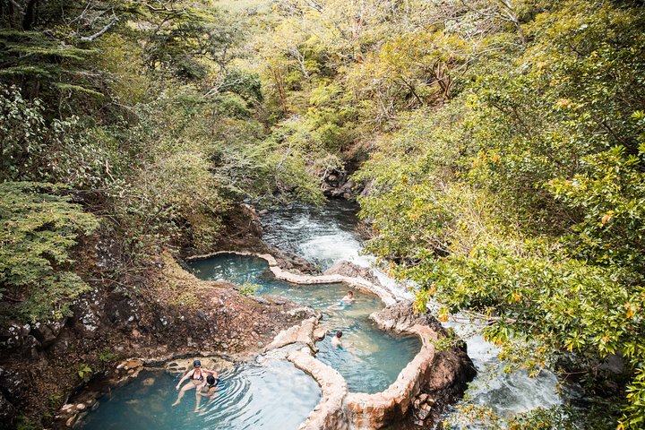 Caminhada no vulcão Rincon de la vieja, cachoeira Oropendola, fontes termais e combinação de almoço
