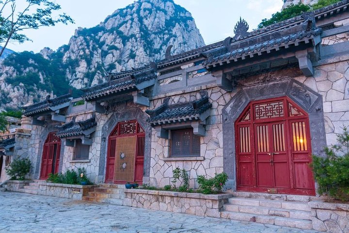 Excursión privada de día completo al templo Shaolin y al monte Song desde Zhengzhou