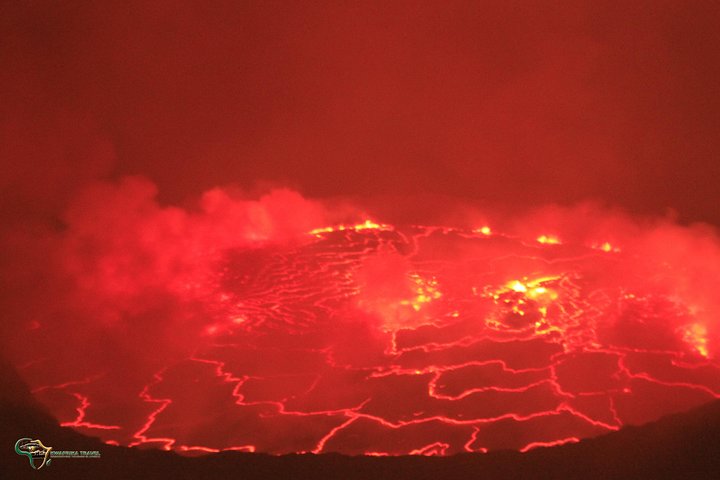13 jours de randonnée sur le volcan Congo Nyiragongo et les montagnes Rwenzoris (lave et glacier))