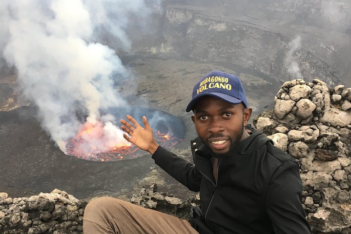 13 jours de randonnée sur le volcan Congo Nyiragongo et les montagnes Rwenzoris (lave et glacier))