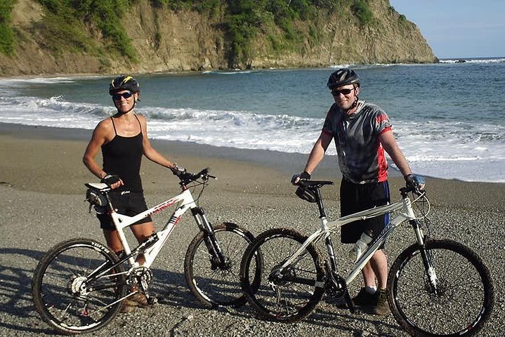 Los Frailes and Agua Blanca Bike Tour