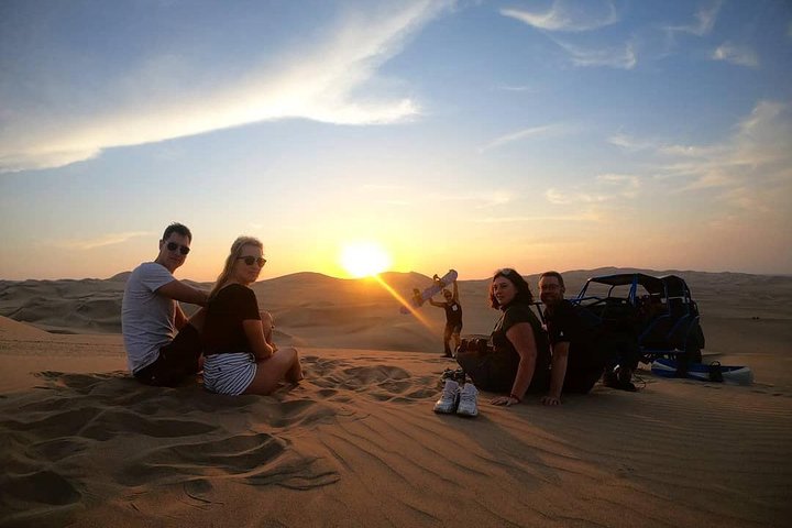 Sandboard o sci di sabbia a Huacachina Falò di Apresski Tramonto