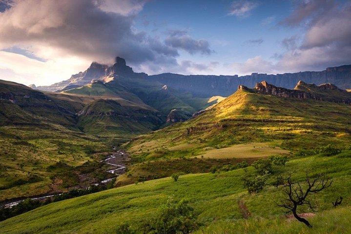 Drakensberg Mountains & Nelson Mandela Capture Site Ganztägige Safari