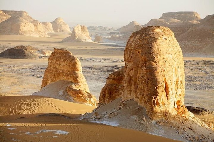 2 - Dag Bahariya Oasis Witte en Zwarte Overnachting Camping Jeep Tour