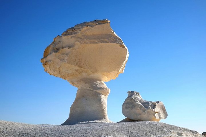 2 - Dag Bahariya Oasis Witte en Zwarte Overnachting Camping Jeep Tour