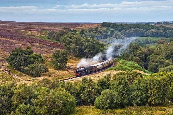 Tour Privado - Viagem Diária em Moors, Whitby e Yorkshire Steam Railway saindo de Harrogate