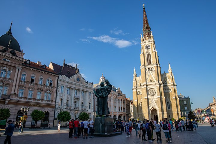 Norte da Sérvia: Sremski Karlovci e Novi Sad Tour de dia inteiro de Belgrado