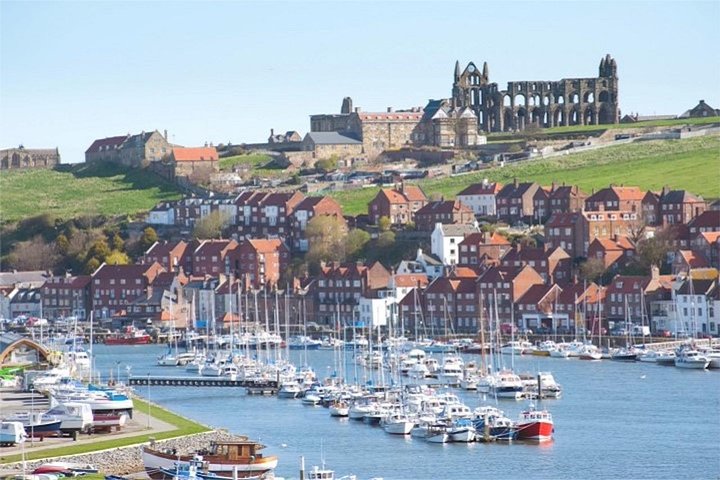 Tour Privado - Viagem Diária em Moors, Whitby e Yorkshire Steam Railway saindo de Harrogate