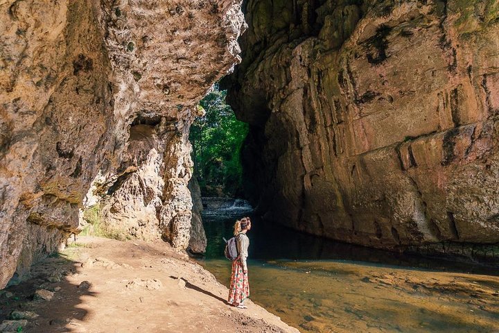 Rancho Nuevo Caves och Arcotete Ecotourism Center
