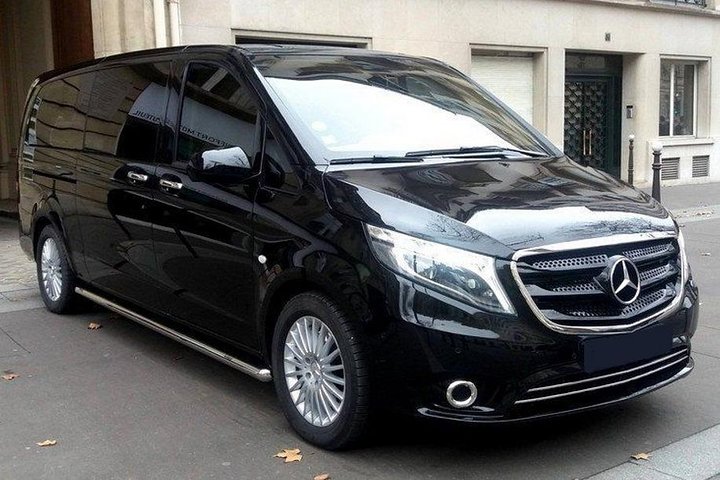 Kiev Transfer privato di partenza dalla città di Kiev all'aeroporto di Kiev Zhulhany IEV