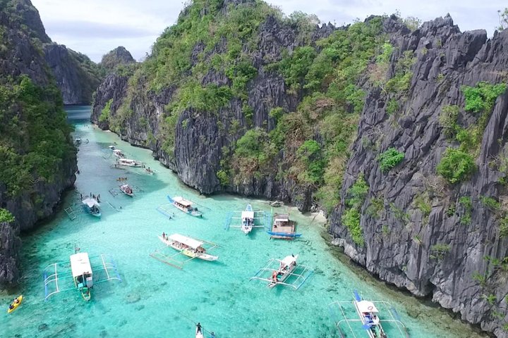 El Nido Island Hopping Day Tour fra Puerto Princesa City
