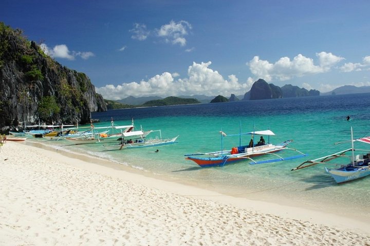 El Nido Island Hopping Day Tour fra Puerto Princesa City