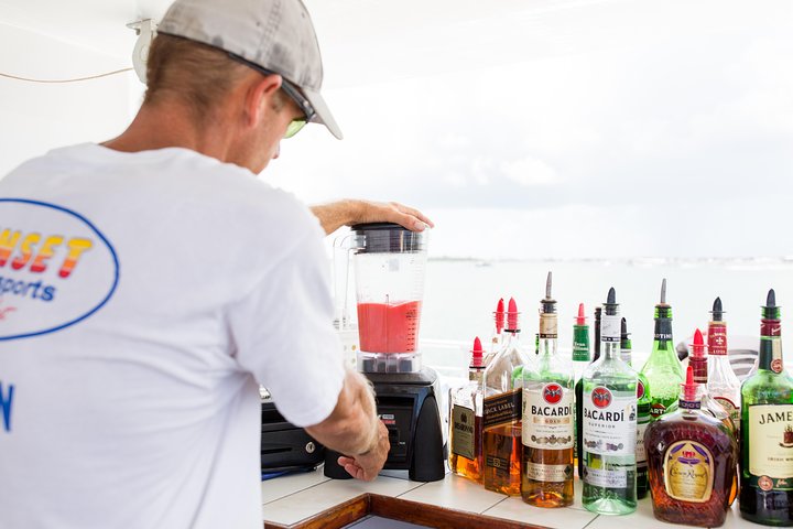 Key West Sunset Cruise: Middag, live musikk og drikkevarer inkludert