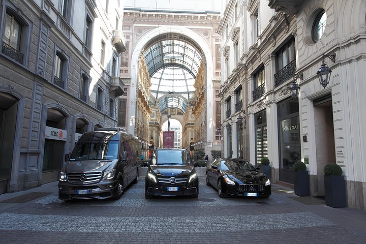 Traslado aeropuerto MALPENSA - MILANO - COCHE PRIVADO 1 - 3 pax