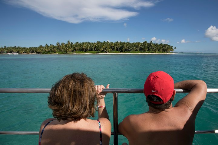 Saona Island Day Trip From Punta Cana with Lunch and Open Bar