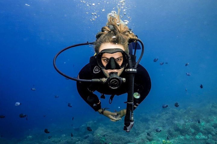Curso de aguas abiertas en Tulamben - Obtener la certificación en Bali