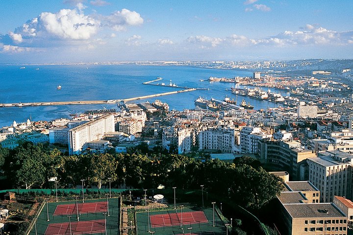 Privater Transfer von Beni-Mellal zum Flughafen Casablanca (CMN)