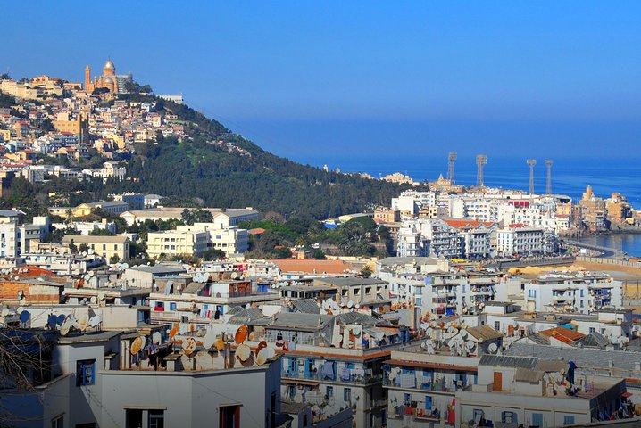 Privater Transfer von Beni-Mellal zum Flughafen Casablanca (CMN)