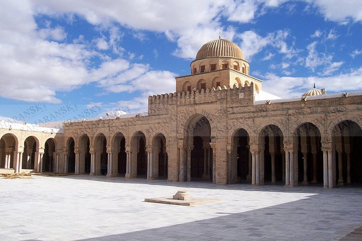 Kairouan och El Jem med valfri Monastir privat dagstur