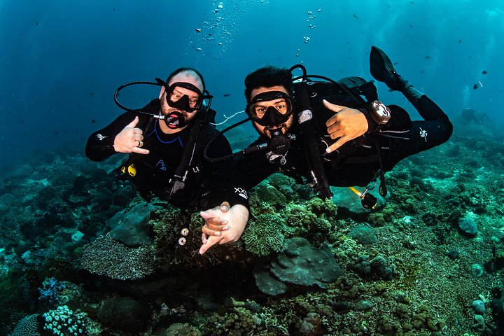 Curso de aguas abiertas en Tulamben - Obtener la certificación en Bali