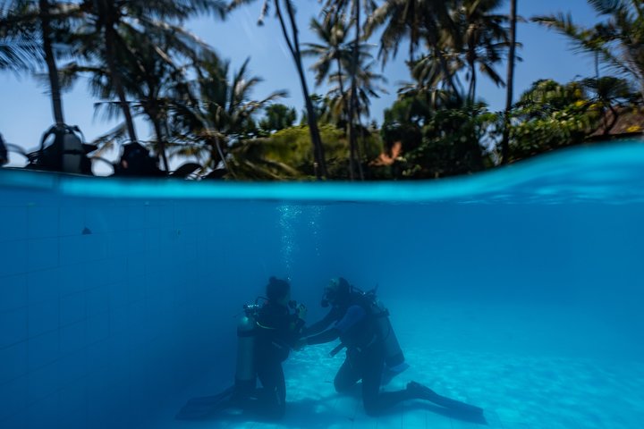 Curso de aguas abiertas en Tulamben - Obtener la certificación en Bali