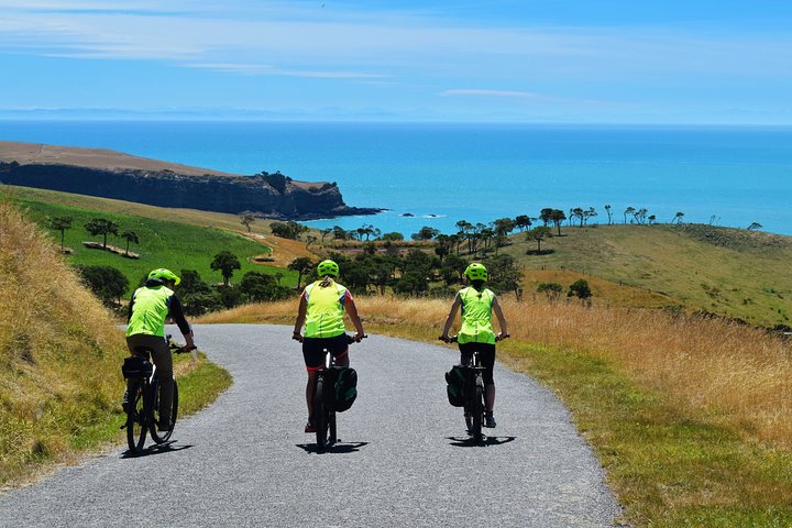 Akaroa Explorer- Guidet elcykeltur i Akaroa