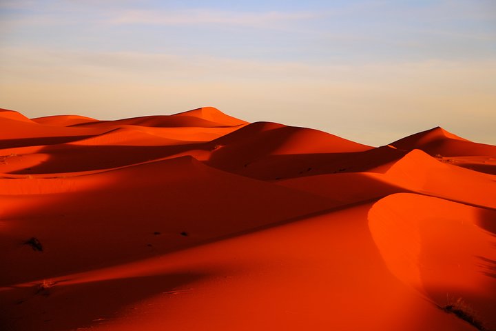 En Merzouga: medio día Safari 4x4 al atardecer con sandboard en las dunas de Erg Chebbi