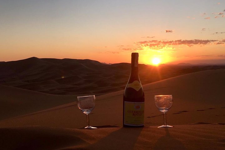 En Merzouga: medio día Safari 4x4 al atardecer con sandboard en las dunas de Erg Chebbi