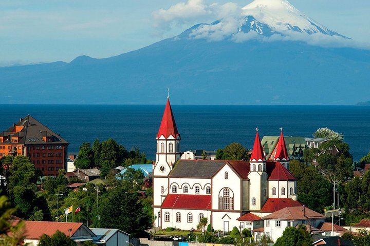 Puerto Montt Ankunft am Flughafen Transfer zum Hotel in Puerto Varas