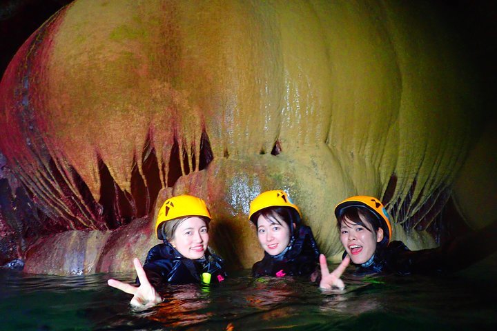Okinawa Miyako demi-journée Spéléologie et kayak