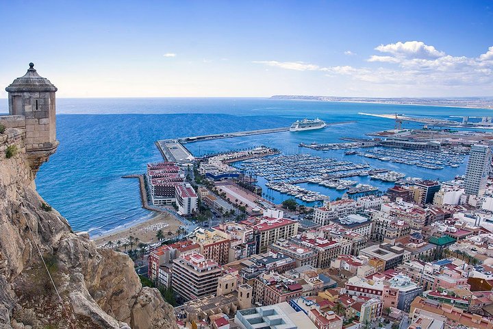 Privat overførsel fra Xativa til Alicante-Elche (ALC) lufthavn