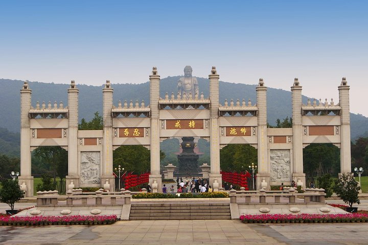 Tour privato del Wuxi Lingshan Buddhist Scenic Spot e Tai Lake