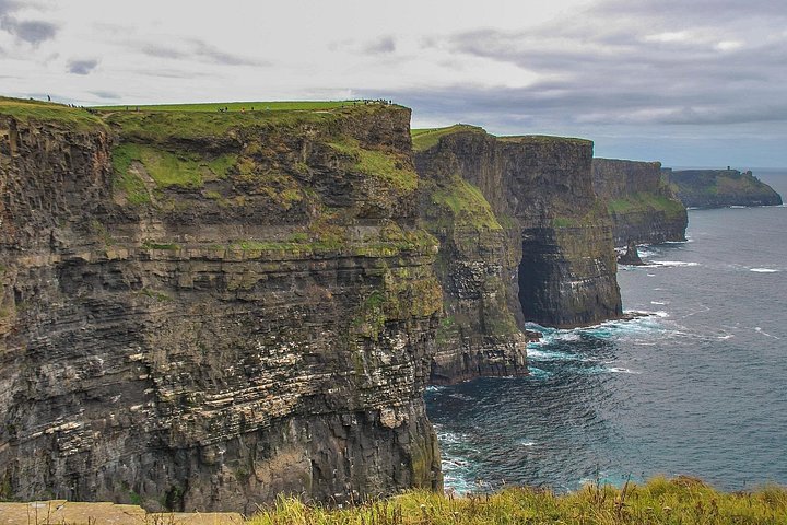Cliffs of Moher Tour op weg van Shannon Airport naar Galway