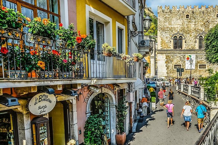 Taormina und Castelmola private und geführte Tour mit Arancino