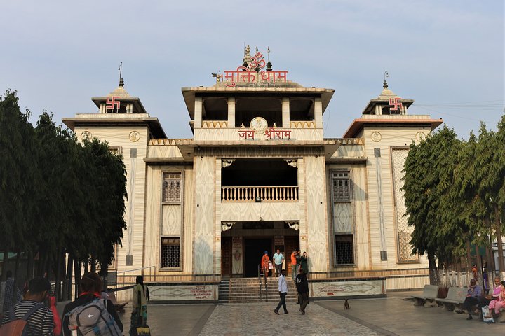 Scopri la città religiosa: Nashik con tour di degustazione di vini