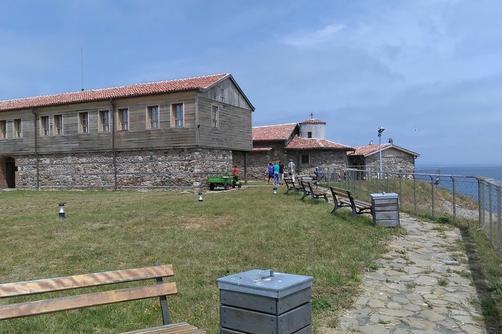 Visita l'esclusiva e unica isola bulgara del Mar Nero, Saint Anastasia