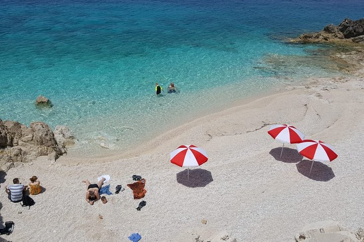 Tour en Jeep Saranda, Ojo Azul, Castillo, Playa Secreta y Off-Road