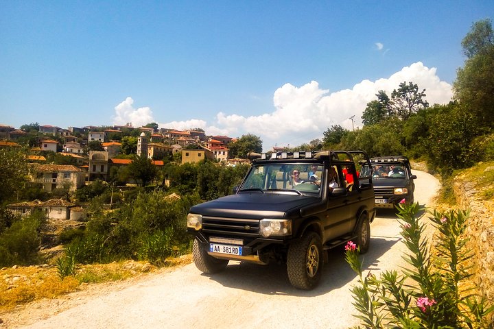 Tour en Jeep Saranda, Ojo Azul, Castillo, Playa Secreta y Off-Road