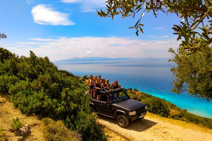 Tour en Jeep Saranda, Ojo Azul, Castillo, Playa Secreta y Off-Road