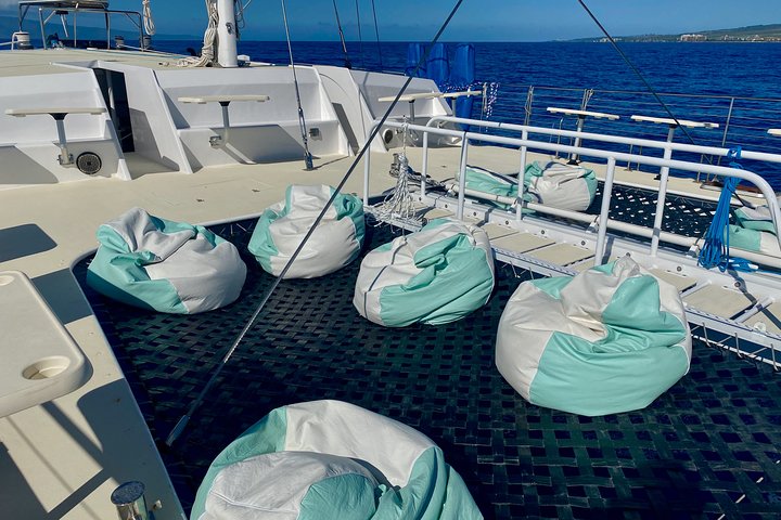 Crociera con cena al tramonto premium a Maui dalla spiaggia di Ka’anapali