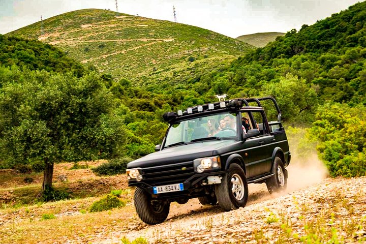 Tour en Jeep Saranda, Ojo Azul, Castillo, Playa Secreta y Off-Road