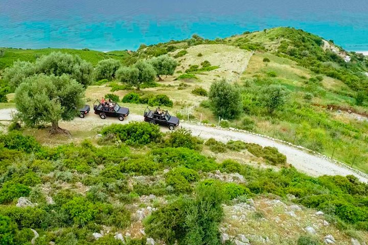 Tour en Jeep Saranda, Ojo Azul, Castillo, Playa Secreta y Off-Road